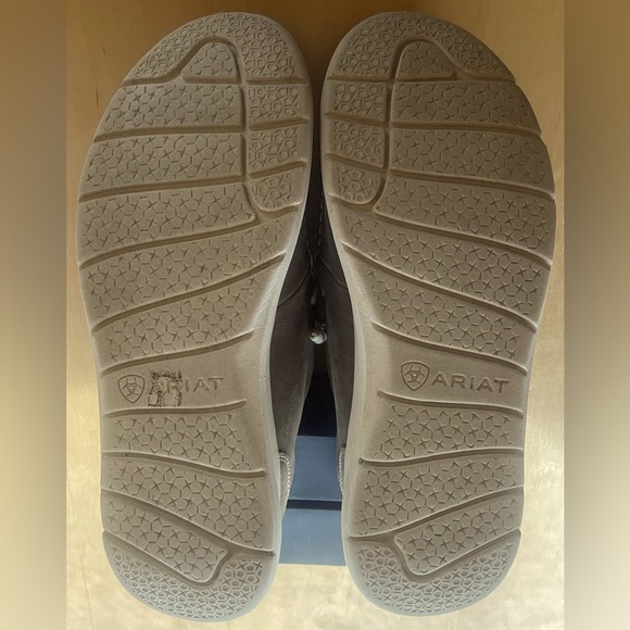 Ariat Hilo slip-on shoe, brown, size 10B. Warn a few times. - Picture 4 of 5